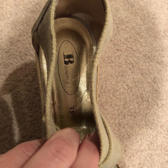 Beige wedges - Picture 8 of 8